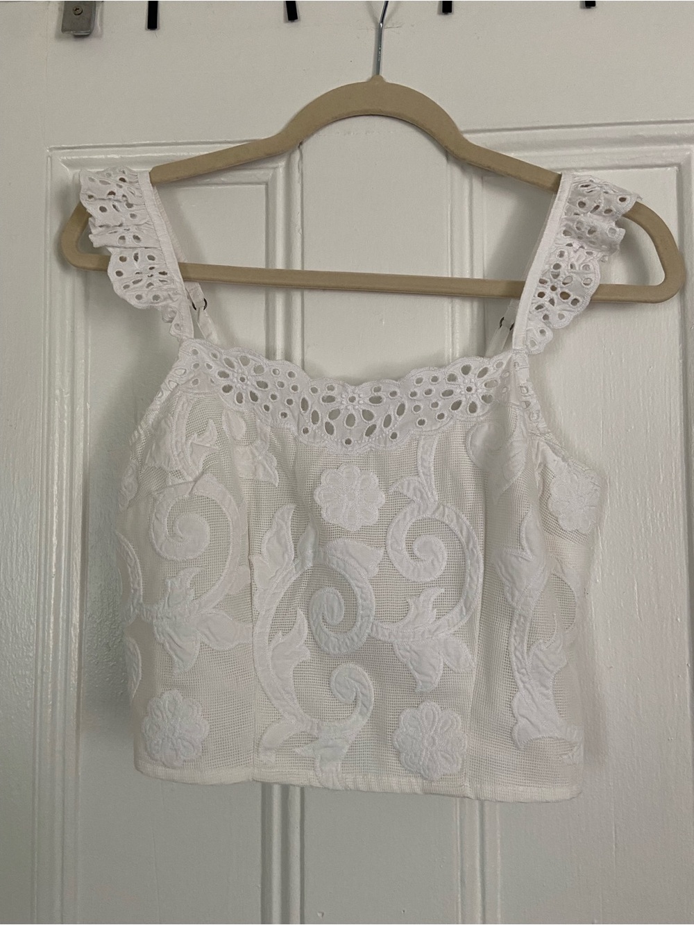 Abercrombie & Fitch White Eyelet Embroidered Crop Camisole